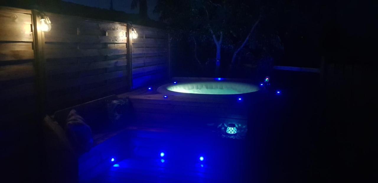 Cottage Combet Gite Climatise Avec Jacuzzi Marsanne Kültér fotó